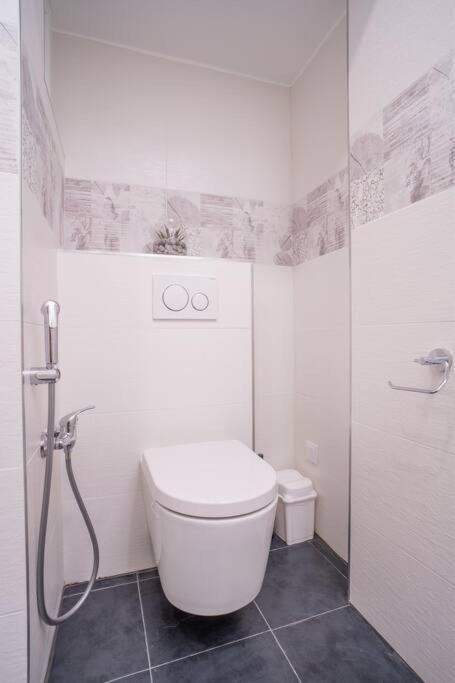 Sukromny Staromestsky Apartman V Uzasnej Lokalite/Cozy Old-Town Apartment In A Great Neighborhood Братислава Екстер'єр фото