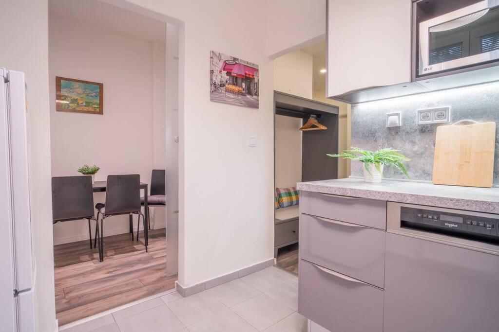 Sukromny Staromestsky Apartman V Uzasnej Lokalite/Cozy Old-Town Apartment In A Great Neighborhood Братислава Екстер'єр фото