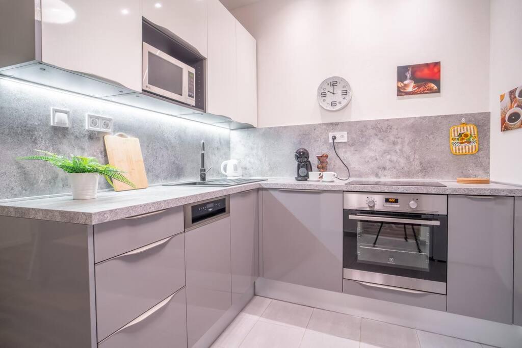 Sukromny Staromestsky Apartman V Uzasnej Lokalite/Cozy Old-Town Apartment In A Great Neighborhood Братислава Екстер'єр фото