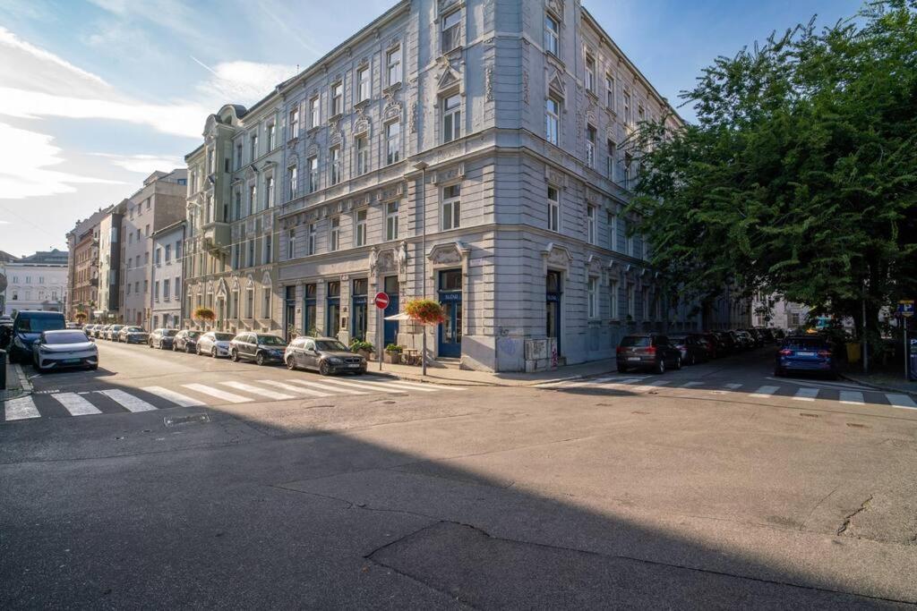 Sukromny Staromestsky Apartman V Uzasnej Lokalite/Cozy Old-Town Apartment In A Great Neighborhood Братислава Екстер'єр фото